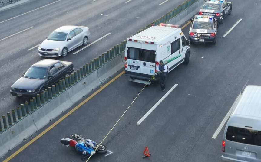 Fallece motociclista al chocar en la México-Puebla
