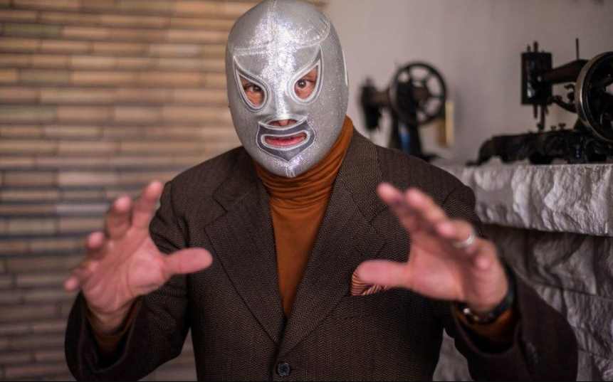 Hijo del Santo reclama a Fabián Cháirez por pintar su máscara sin tener derechos de autor