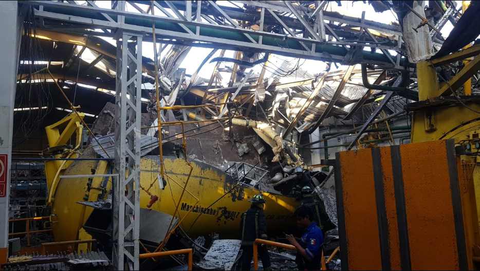 Un muerto y 10 heridos deja explosión en fábrica de vidrio Ecatepec