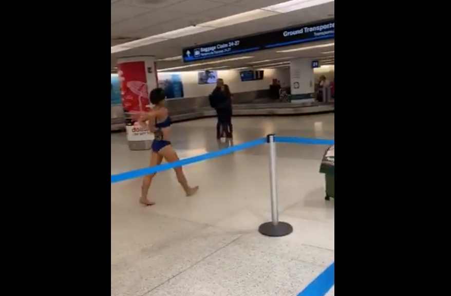 Mujer se paseó desnuda en el aeropuerto de Miami | VIDEOS