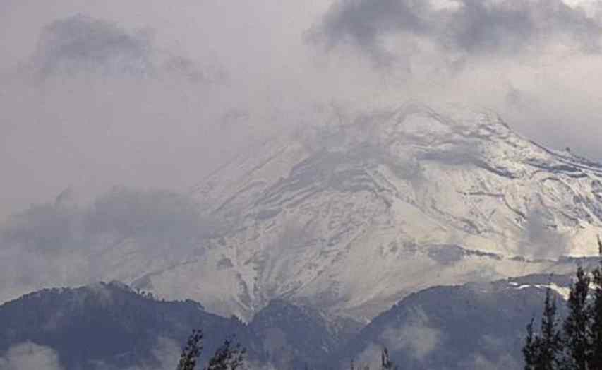 Así luce el Popocatépetl tras intensas nevadas (imágenes)