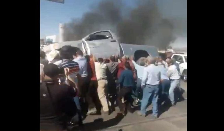 Agricultores queman camionetas de Conagua por extracción de agua en presa La Boquilla | VIDEO