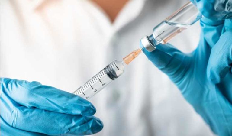 Anuncian resultados exitosos ante primeras pruebas de vacuna contra el coronavirus en Francia