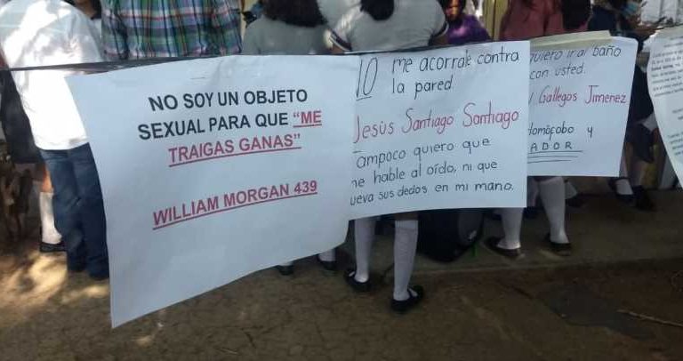 Exhiben a profesores que piden packs, sexo y citas a alumnas de bachillerato en Oaxaca
