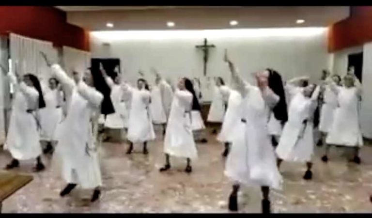 Monjas se vuelven virales por su coreografía del ‘Resistiré’  | VIDEO