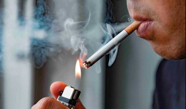 ¿Fumar te hace más vulnerable al Covid-19?, esto dice la OMS