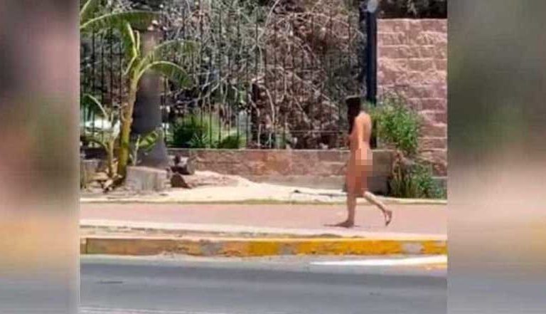 Mujer corre completamente desnuda tras ser descubierta en pleno acto con su amante (video)
