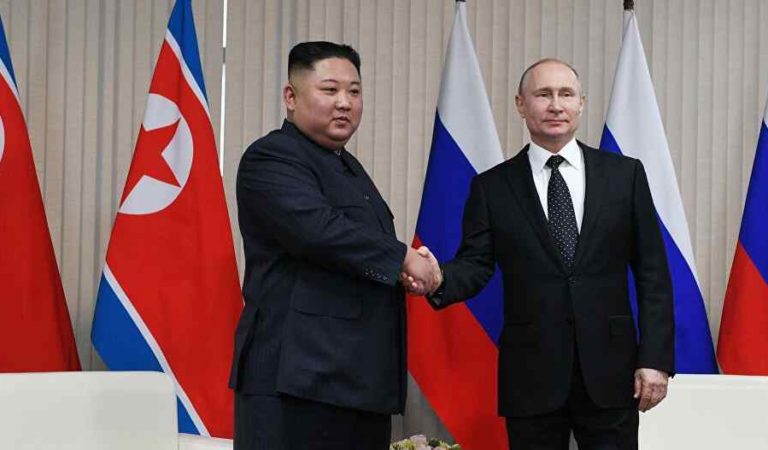 Kim Jong-un felicita a Vladimir Putin por el Día de la Victoria