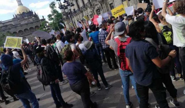 Denuncian desaparición de jóvenes tras protestas por la muerte de Giovanni López en Jalisco