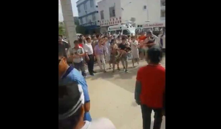 Guardia ataca con cuchillo a más de 40 personas en escuela de china; director y alumno en estado crítico| VIDEO