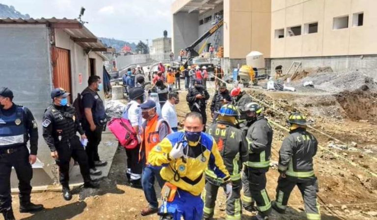 Reportan derrumbe en obra de Hospital Topilejo en Tlalpan; cuatro lesionados