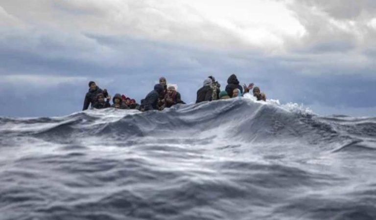 Mueren 14 migrantes, entre ellos dos niños y 4 mujeres; intentaban llegar a España